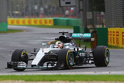 Mercedes in Melbourne: Hamilton Top, Rosberg Flop