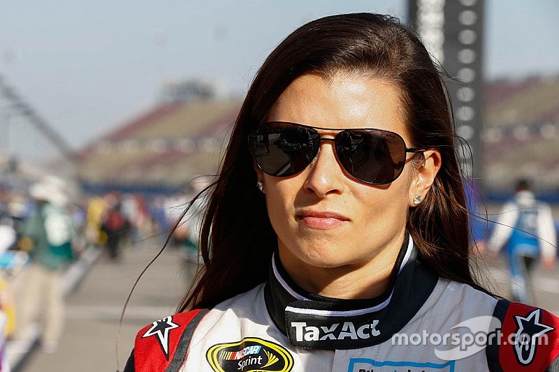 Fontana: Wütende Danica Patrick in der Mauer
