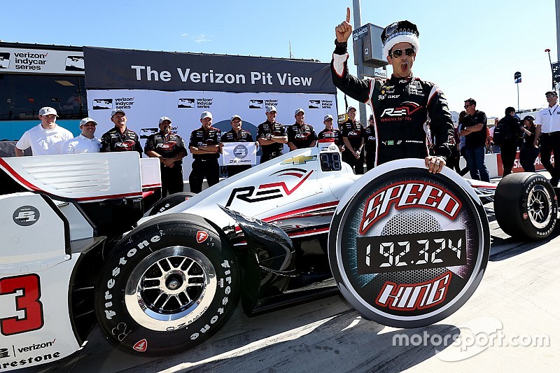 Ganador de la pole Helio Castroneves, Team Penske Chevrolet