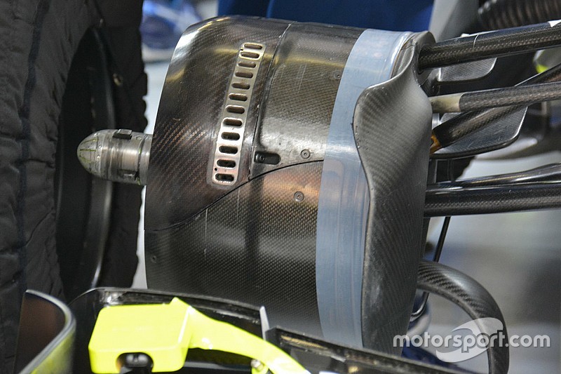 Formel-1-Technik: Modifikationen am Williams-FW38-Bremskanal