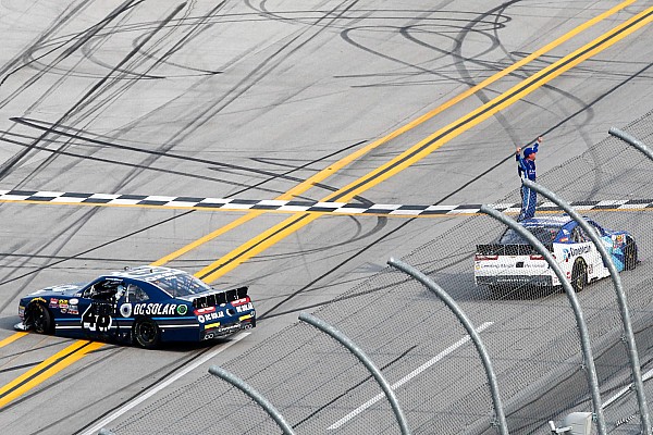 Xfinity in Talladega: Sieg für Elliott Sadler, Drama um Brennan Poole