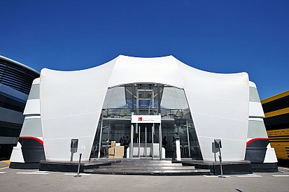 Groß, größer, riesig: Die Motorhomes der Formel-1-Teams 2016