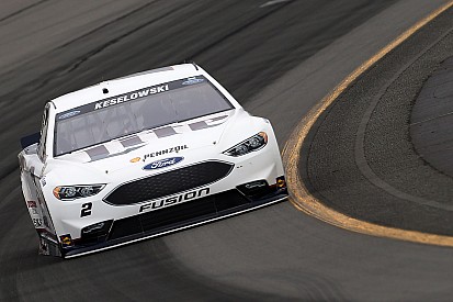 Pocono-Pole für Brad Keselowski unter schwarzem Himmel