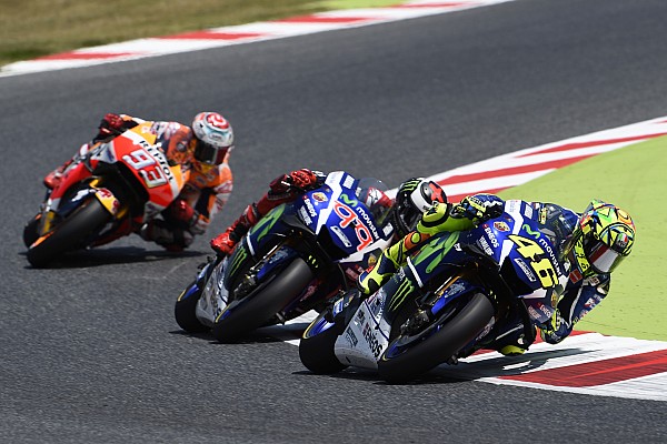 M&aacute;rquez se lleva los puntos de Lorenzo y Rossi