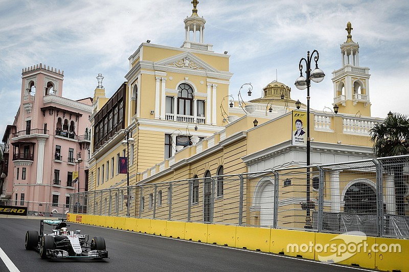 Lewis Hamilton, Mercedes AMG F1 W07 Hybrid