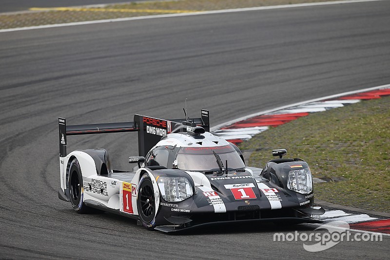 Porsche al frente en la tercera sesión de libres