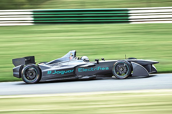 Jaguar firma a Carroll y evaluar&aacute; a Lynn, Tincknell y Evans