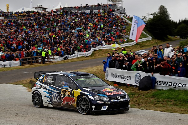 Ogier termina el sábado en Alemania como líder y Sordo en el podio