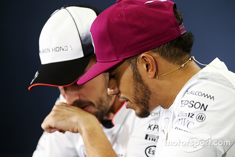 (L to R): Fernando Alonso, McLaren with Lewis Hamilton, Mercedes AMG F1 in the FIA Press Conference