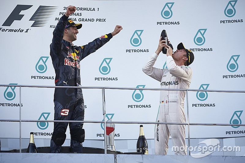 Podium: race winner Daniel Ricciardo, Red Bull Racing, third place Nico Rosberg, Mercedes AMG F1