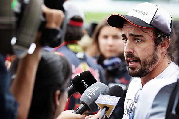 Alonso lamenta no haber podido probar los neumáticos de 2017
