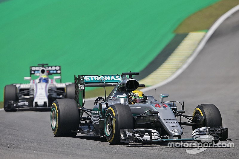 Lewis Hamilton (GBR) Mercedes AMG F1 W07 Hybrid. 11.11.2016. Formula 1 World Championship, Rd 20, Brazilian Grand Prix, Sao Paulo, Brazil, Practice Day. - www.xpbimages.com, EMail: requests@xpbimages.com - copy of publication required for printed pictures. Every used picture is fee-liable. © Copyright: Moy / XPB Images