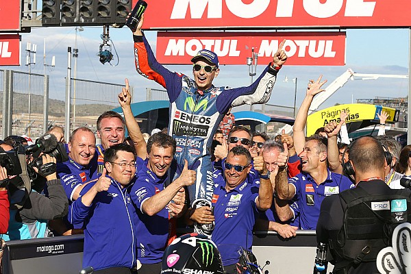 Lorenzo se va de Yamaha por la puerta grande