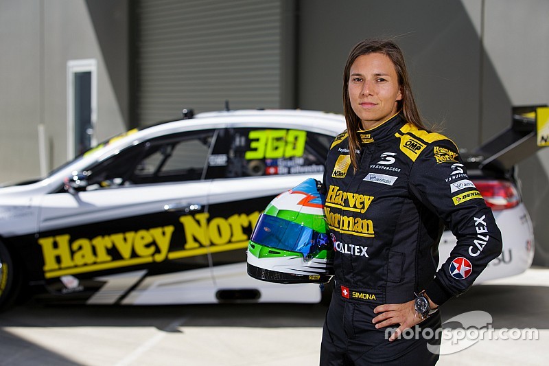 È la Nissan Motorsports la scelta di Simona De Silvestro