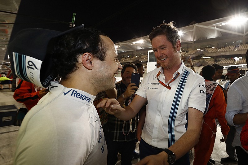 Rob Smedley, Head of Vehicle Performance, Williams, and the team say a fond goodbye to Felipe Massa, Williams, after his final race for the team and in F1