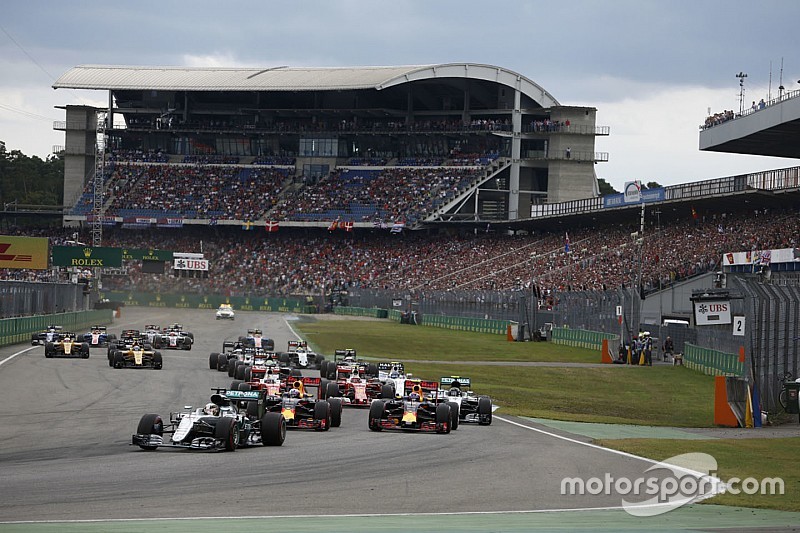 Lewis Hamilton, Mercedes AMG F1 W07 Hybrid lidera al inicio