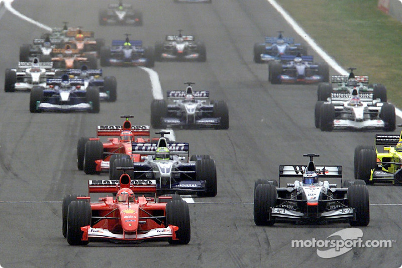 start: Michael Schumacher ve Mika Hakkinen leading way