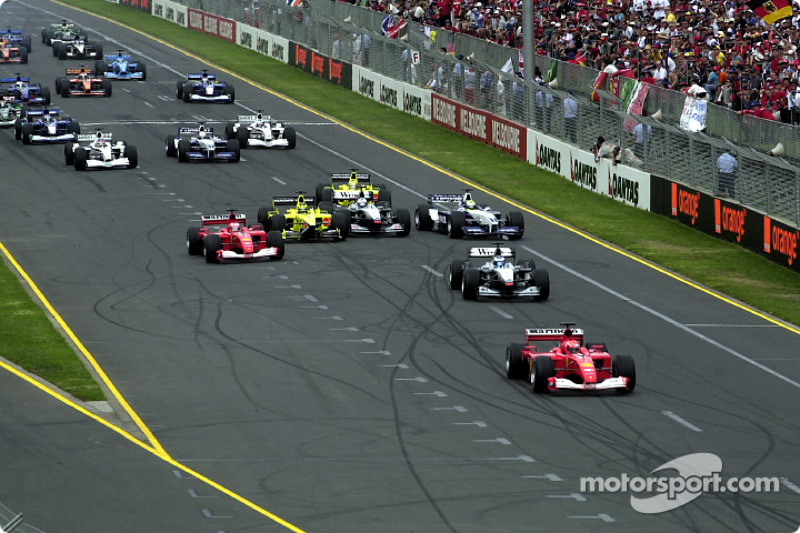 The start: Michael Schumacher already in front and tough battles behind