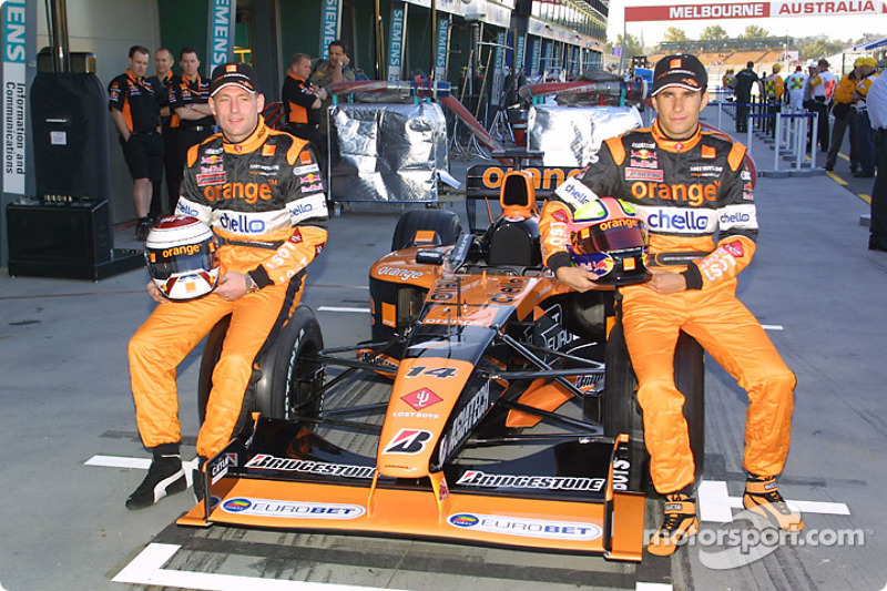 Jos Verstappen en Enrique Bernoldi met de Arrows A22