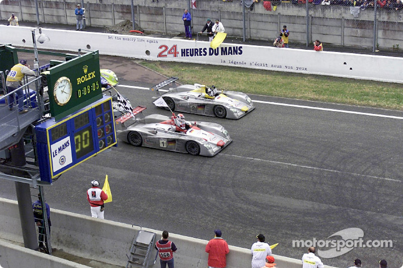 Audi célèbre un doublé au Mans : Emmanuele Pirro coupe la ligne d'arrivée devant Laurent Aiello