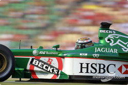 Eddie Irvine, Jaguar R2