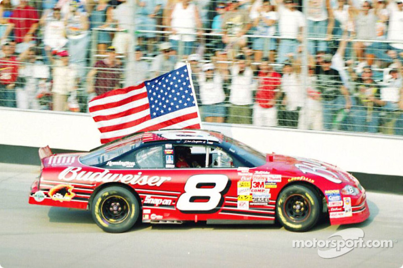 Race winner Dale Earnhardt Jr.