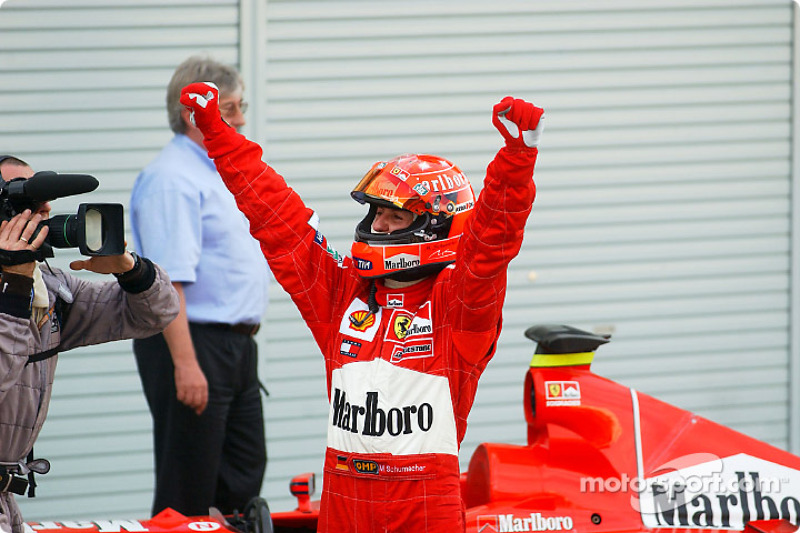 Em 2001, Schumacher conquistou nove vitórias e igualou o recorde absoluto da F1, que era de Nigel Mansell em 1992.
