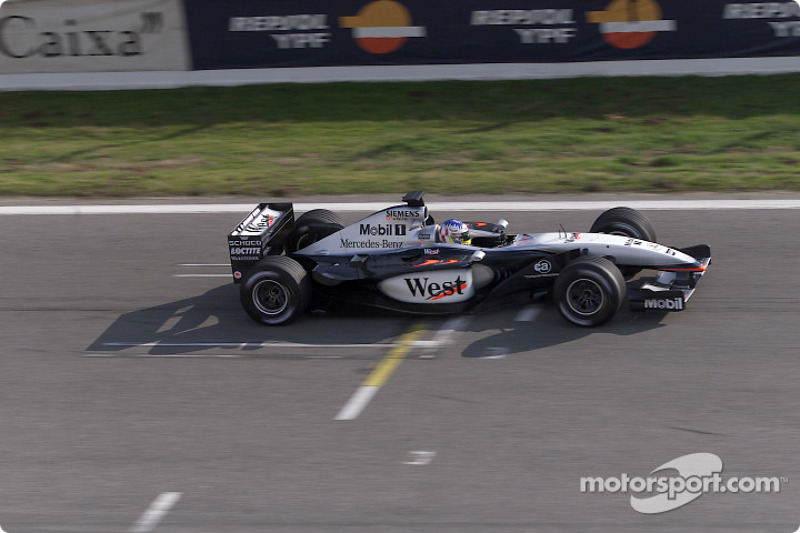 McLaren Mercedes MP4-17 (2002)
