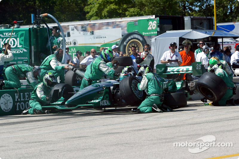Arrêt au stand pour Paul Tracy