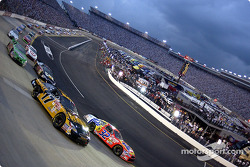 Matt Kenseth and Ricky Craven preparing to take the green flag