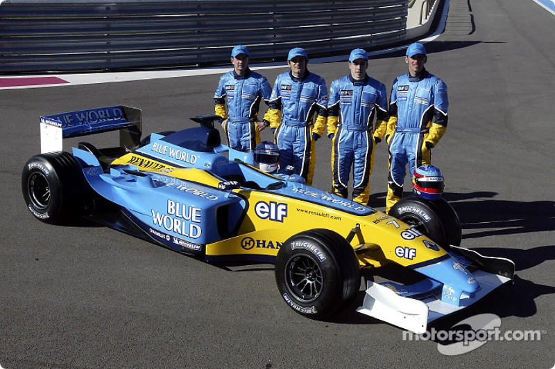 Jarno Trulli, Fernando Alonso, Allan McNish and Franck Montagny with the new Renault F1 R23