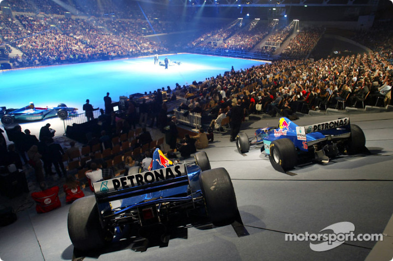 8: SAUBER PRESENTA EN HIELO