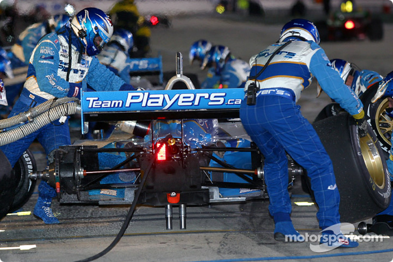 Arrêt au stand pour Paul Tracy