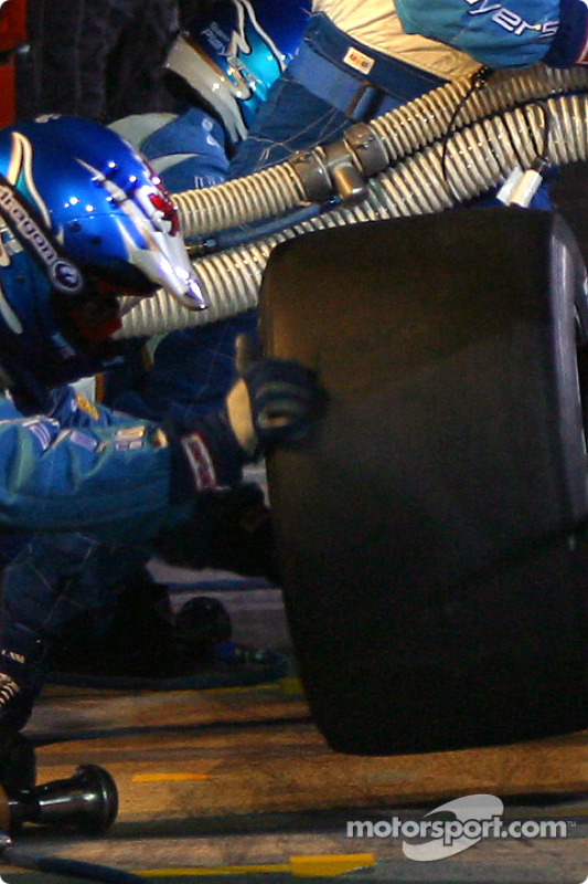 Arrêt au stand pour Paul Tracy