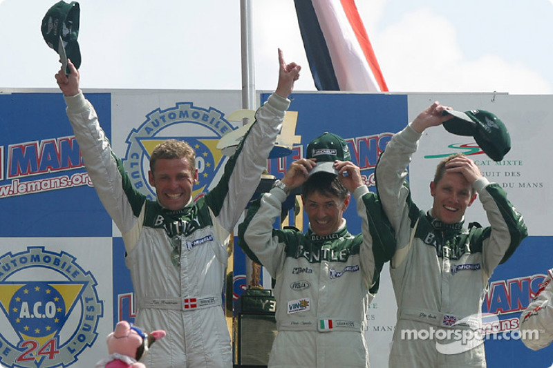 Podio: ganadores Tom Kristensen, Rinaldo Capello, Guy Smith