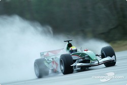 Mark Webber essaie la nouvelle Jaguar R5 à l'usine Ford à Lommel, en Belgique