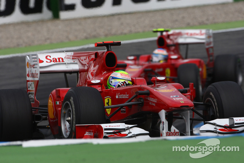 Феліпе Масса, Scuderia Ferrari, попереду Фернандо Алонсо, Scuderia Ferrari