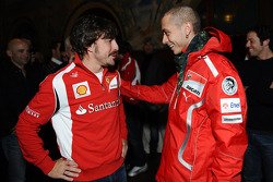 Fernando Alonso, Scuderia Ferrari, y Valentino Rossi, Ducati