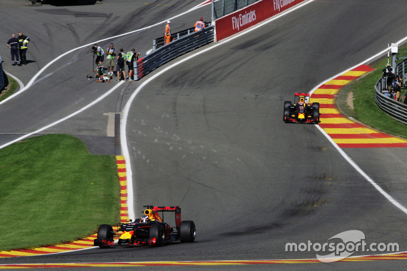 Red Bull Racing: 18 очков