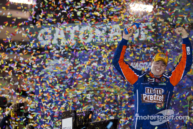 Victory lane: race winner Kyle Busch, Joe Gibbs Racing Toyota