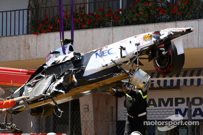 The car after the crash of Sergio Perez, Sauber F1 Team