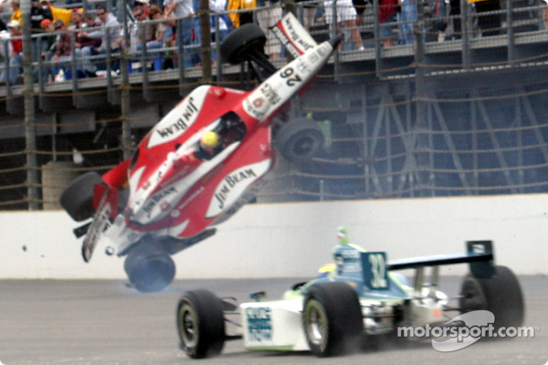 Dan Wheldon crasht