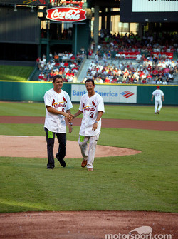 Visit at a St. Louis Cardinals baseball game: Gil de Ferran and Helio Castroneves