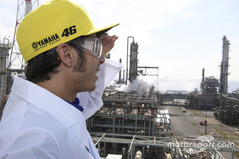 Valentino Rossi, Movistar Yamaha MotoGP visita X Refinería y el R&D Center en Yokohama