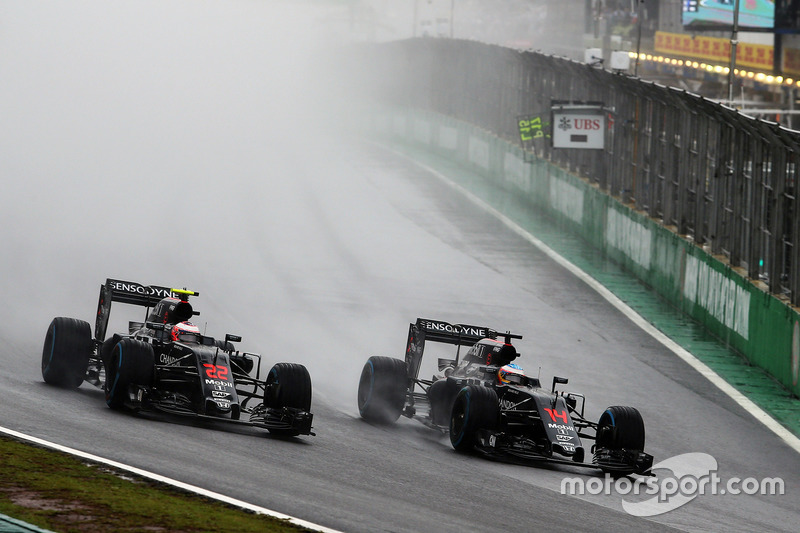 McLaren: 1 очко