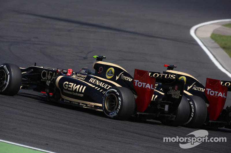 Kimi Raikkonen, Lotus Renault F1 Team and Romain Grosjean, Lotus Renault F1 Team 