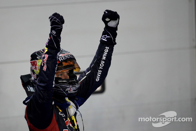 Ganador de la carrera Sebastian Vettel, Red Bull Racing celebra