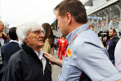 Bernie Ecclestone, CEO Formula One Group, with Paul Hembery, Pirelli Motorsport Director on the grid