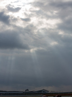 Silverstone com nuvens pesadas
