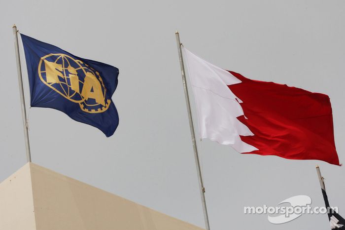 FIA y bandera de Bahrein  